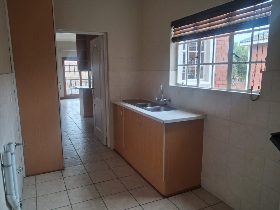 To Let 3 Bedroom Property for Rent in Pentagon Park Free State